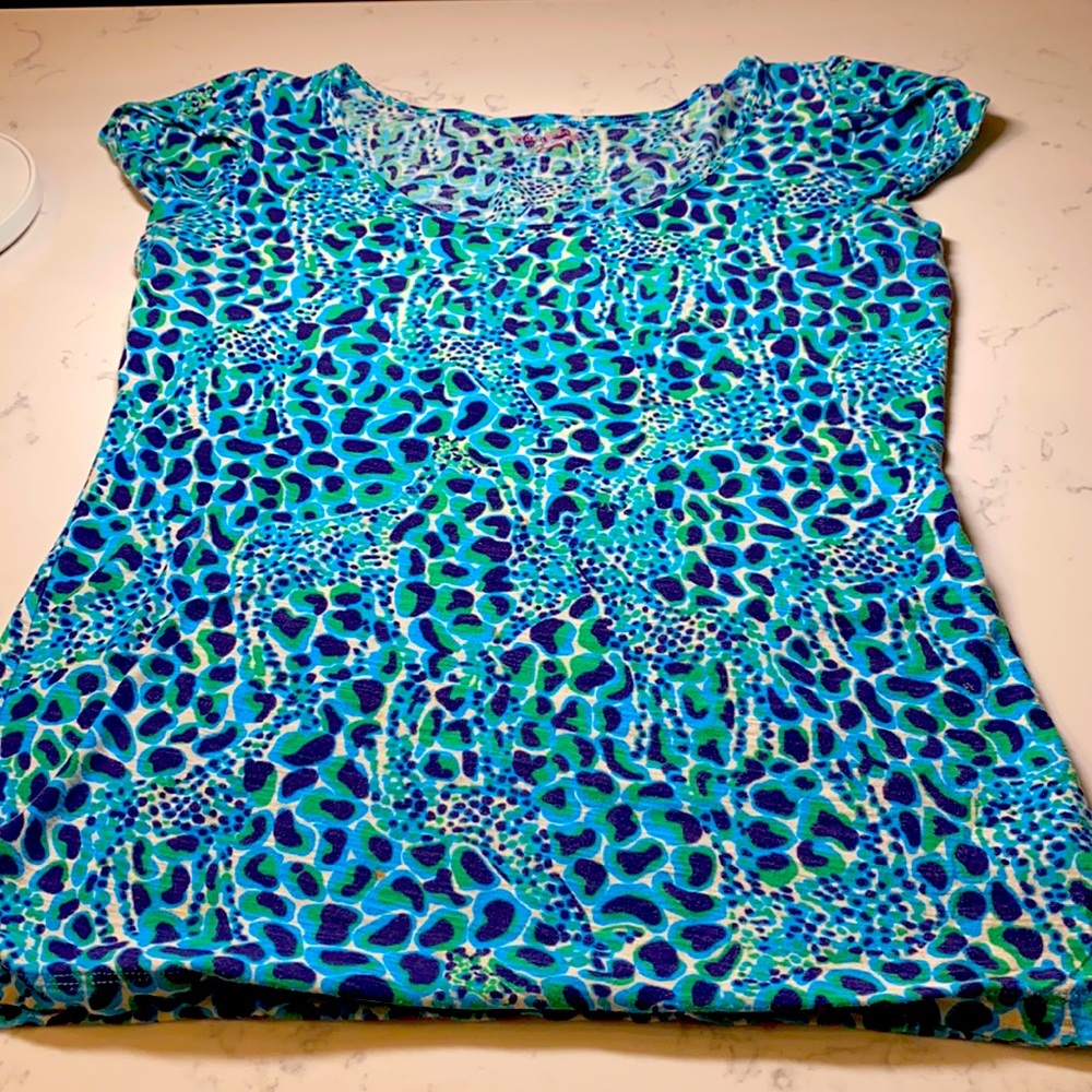 Lilly Pulitzer teal giraffe print shirt